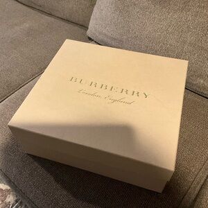 Burberry empty boot box